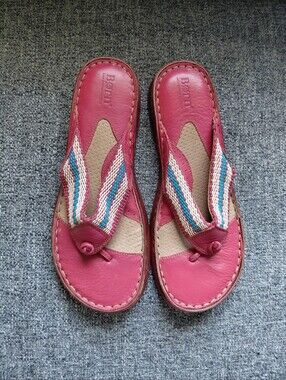 Vintage Y2K BORN Handcrafted Boho Cherry Red Leather Woven Strap Thong Sandals 9
